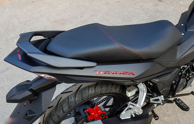 Chi tiết Honda Winner đen mờ vừa ra mắt tại Việt Nam